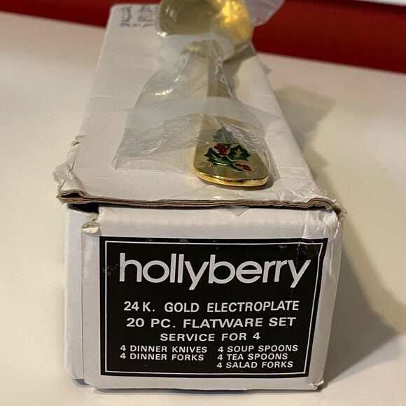 HOLLYBERRY 20 PC. GOLD PLATED HOLIDAY STAINLESS STEEL FLATWARE - Picture 1 of 6
